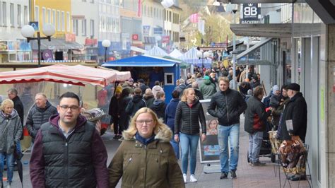 christoph hermes citymanagement meschede|Stadtbummel beim Mescheder Frühling zwischen Hagelschauern .